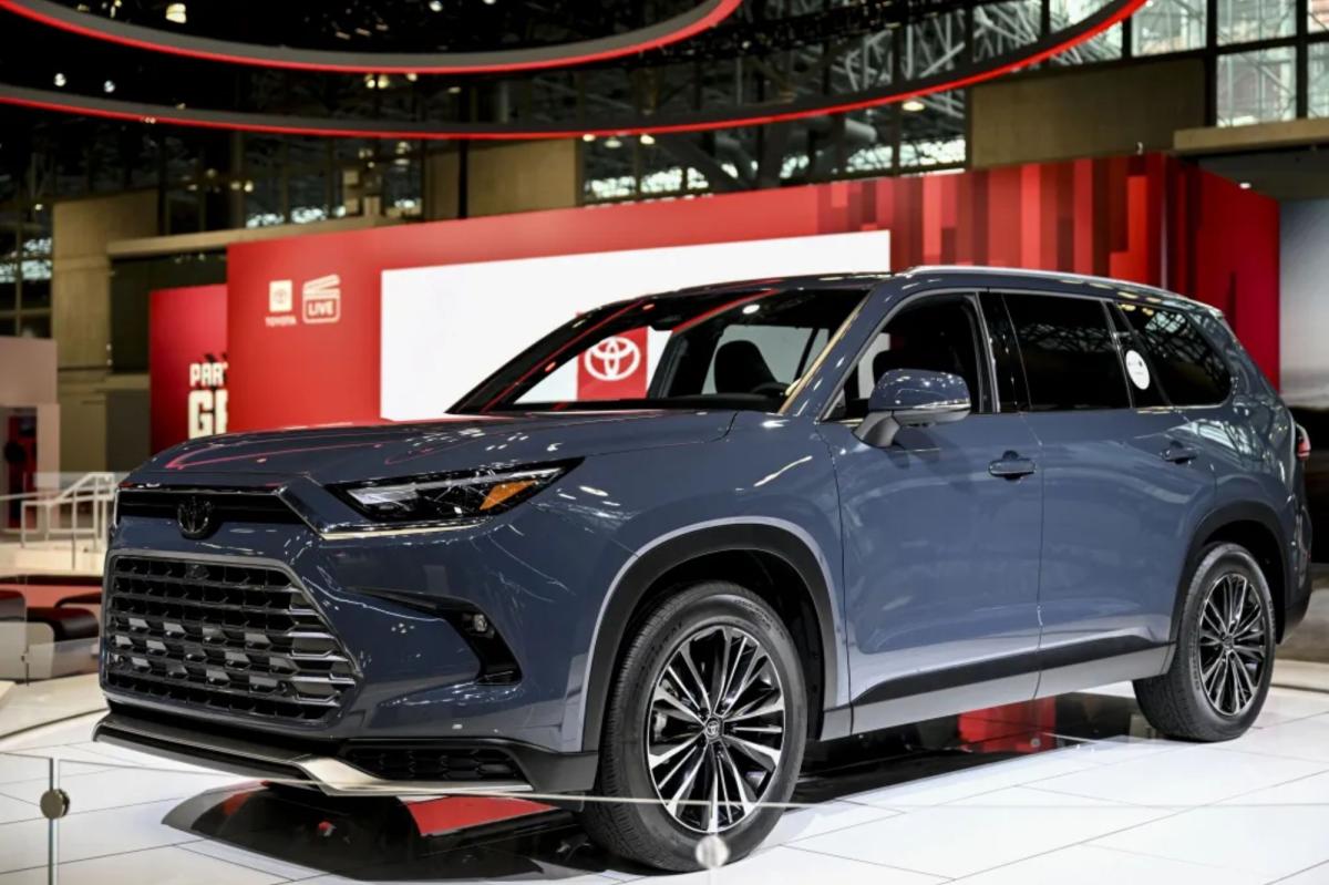 Toyota recalls 550K vehicles due to seatback locking issue