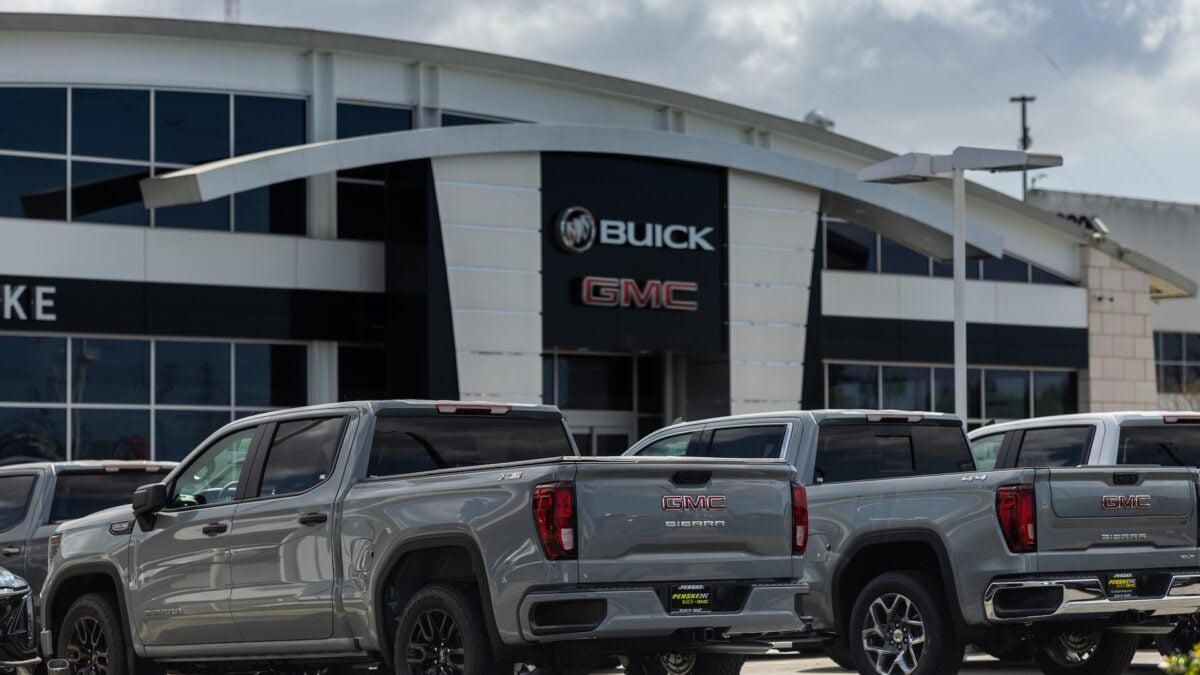 New Report Says Automotive Market Will Have to Shrink Significantly by 2040